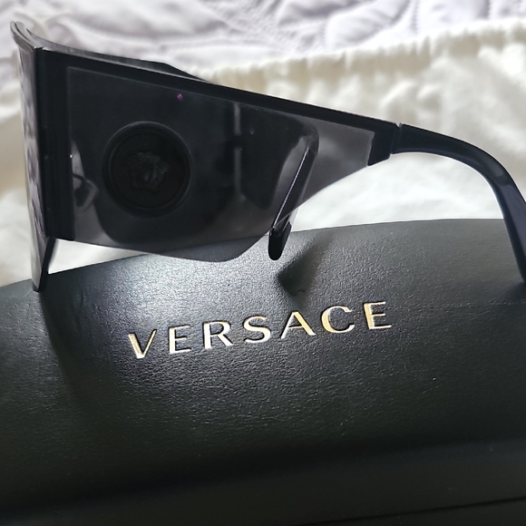 Versace Dark Lens Sunglasses with Black Case - Picture 3 of 4